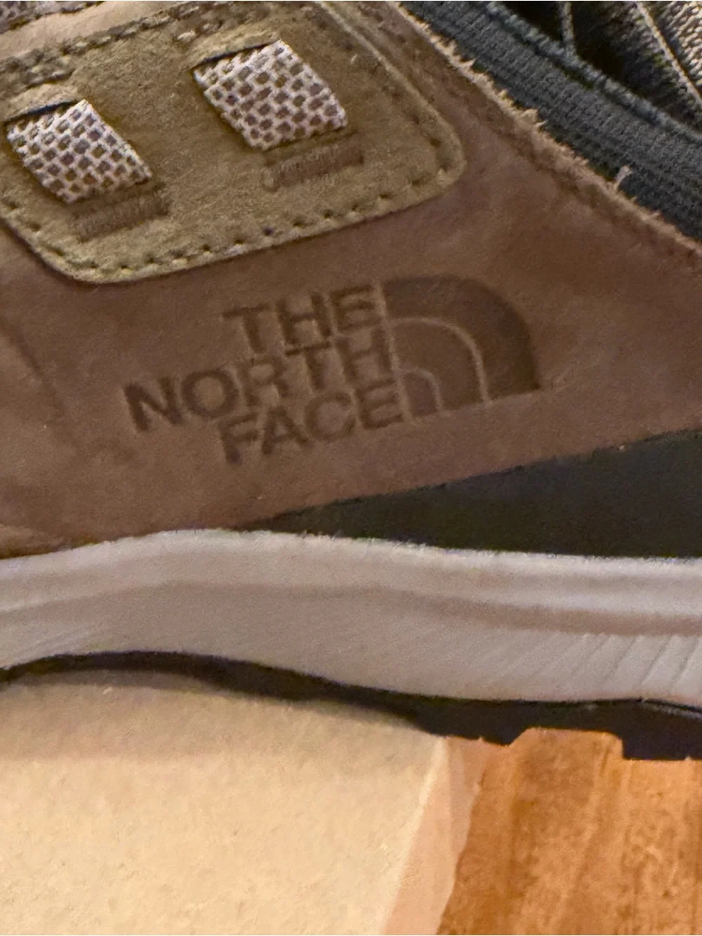 THE NORTH FACE men’s CRAGSTONE LEATHER WATERPROOF SHOE